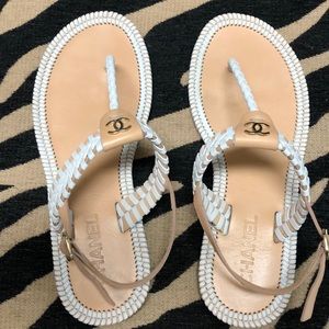 Chanel Light white beige whipstitched flat sandal